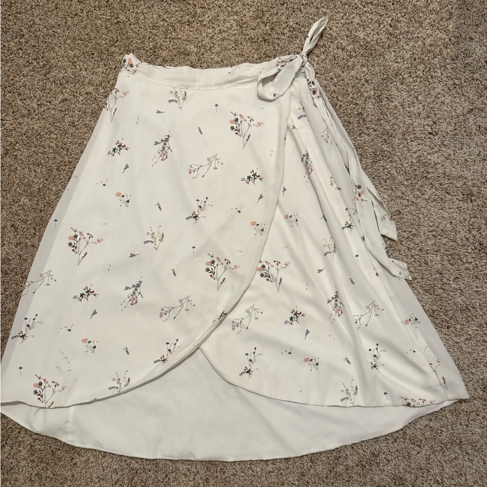 Gianni Bini White Floral Skirt